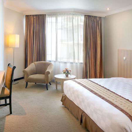 Almadera Hotel Makassar Eksteriør billede