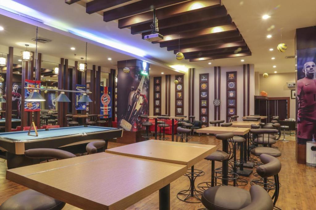 Almadera Hotel Makassar Eksteriør billede