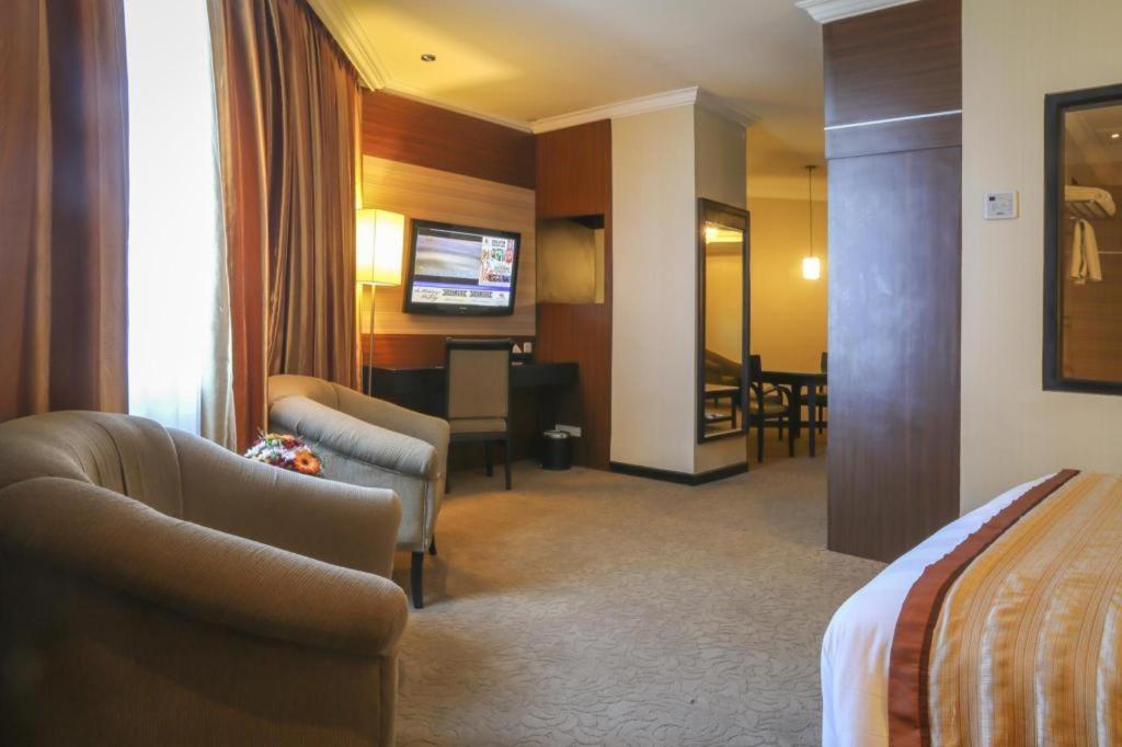Almadera Hotel Makassar Eksteriør billede