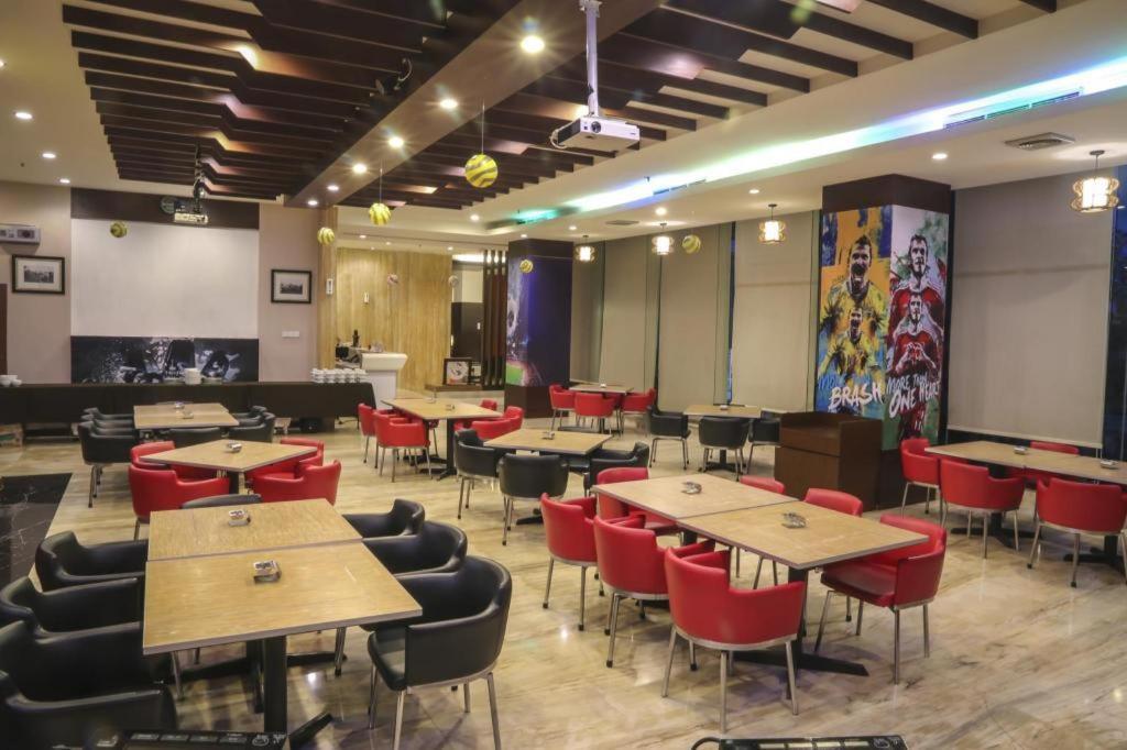 Almadera Hotel Makassar Eksteriør billede