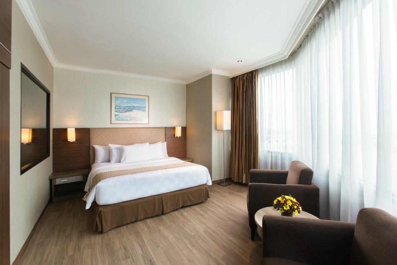 Almadera Hotel Makassar Eksteriør billede