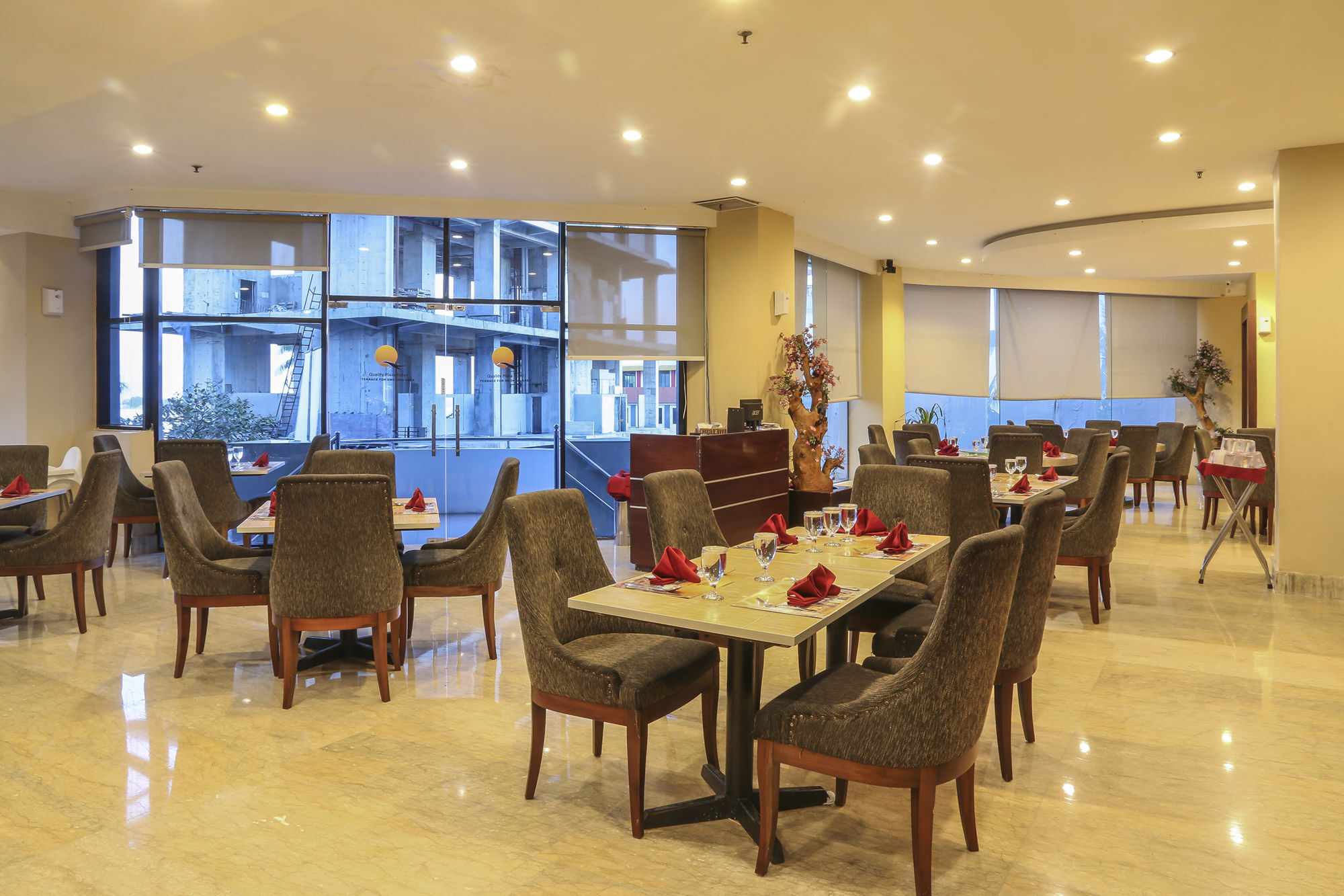 Almadera Hotel Makassar Eksteriør billede