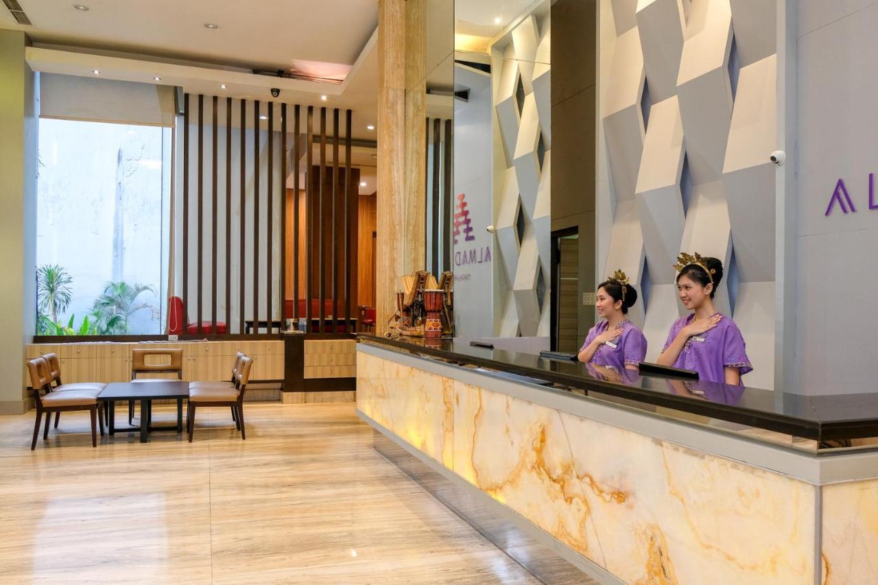 Almadera Hotel Makassar Eksteriør billede