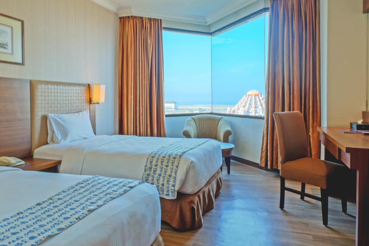Almadera Hotel Makassar Eksteriør billede