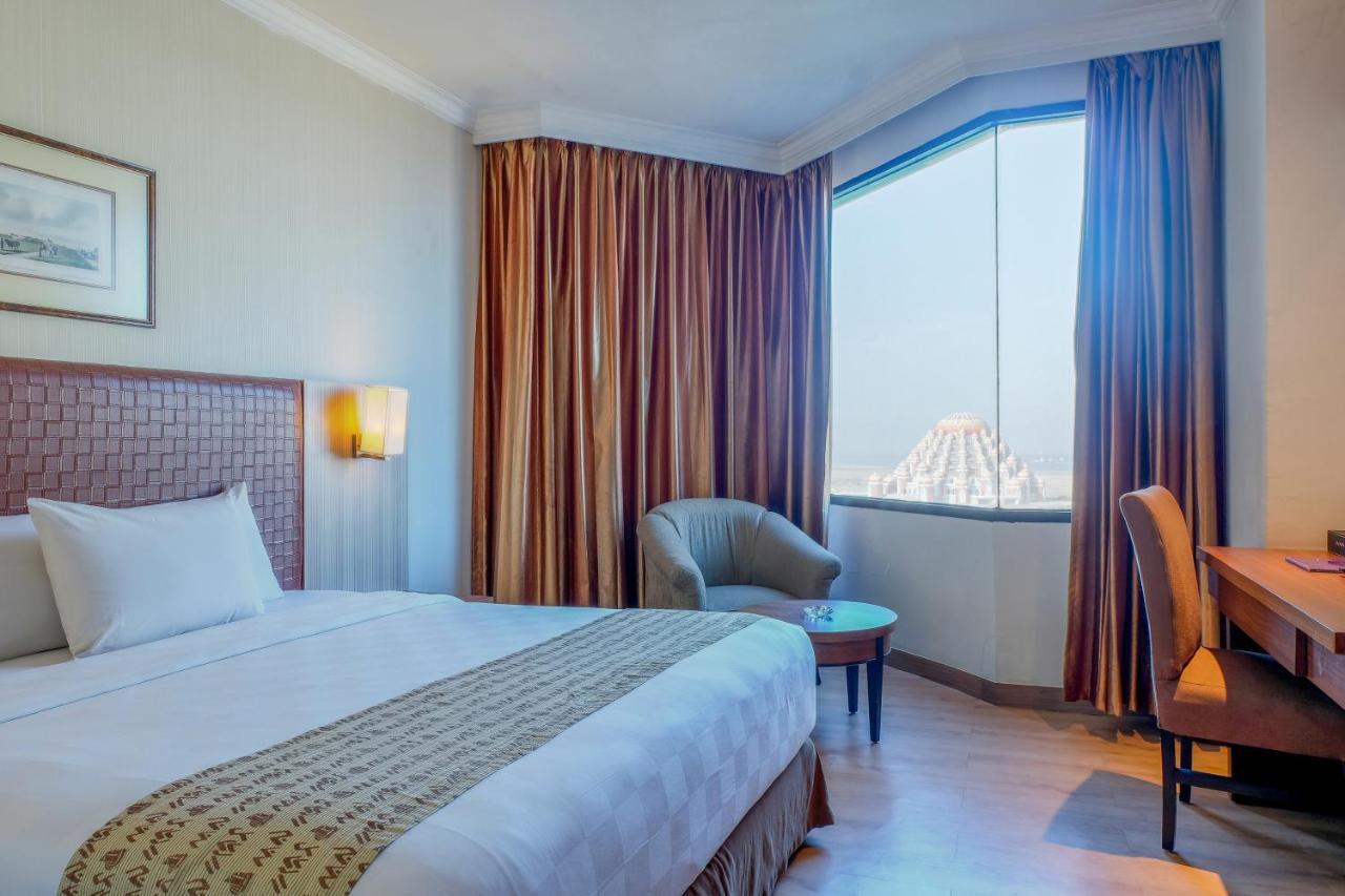 Almadera Hotel Makassar Eksteriør billede